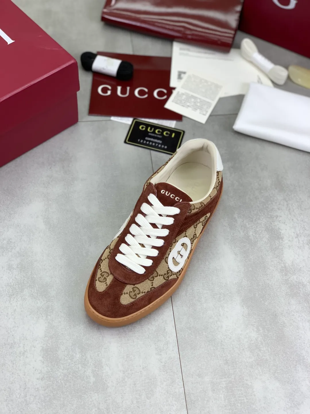 Men's shoes 💰P562 New GUCCI classic design moral training element catwalk model, matching version of top quality moral training shoes for men and women. Epoxy logo process is concave and convex, matching oil edge technology, punched cowhide cloth surface, suede cowhide surface splicing, breathable and not stuffy, the original overlasted shoe model is comfortable on the feet.  Fabric: Matched leather + cloth + mesh Lining: Water-dyed sheepskin Foot: Water-dyed sheepskin Outsole: Original molded TP matching environmentally friendly material Packaging: Top counter full set of packaging Female 35-42 (Female 41.42. Customized) Male 39-46 (46 customized)